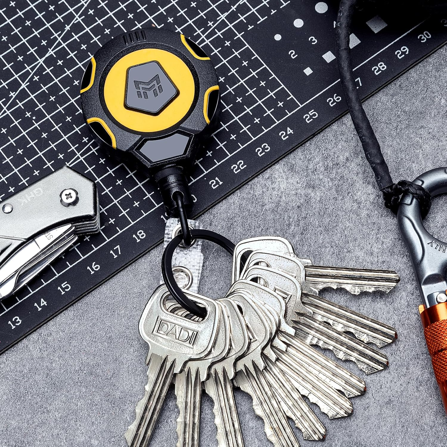 MNGARISTA Upgraded Heavy Duty Retractable Keychain with Belt Clip, 283.5 G Retraction, 80 Cm Stainless Steel Cord, ID Badge Reel with Badge Strap and Key Ring, 2 Pack