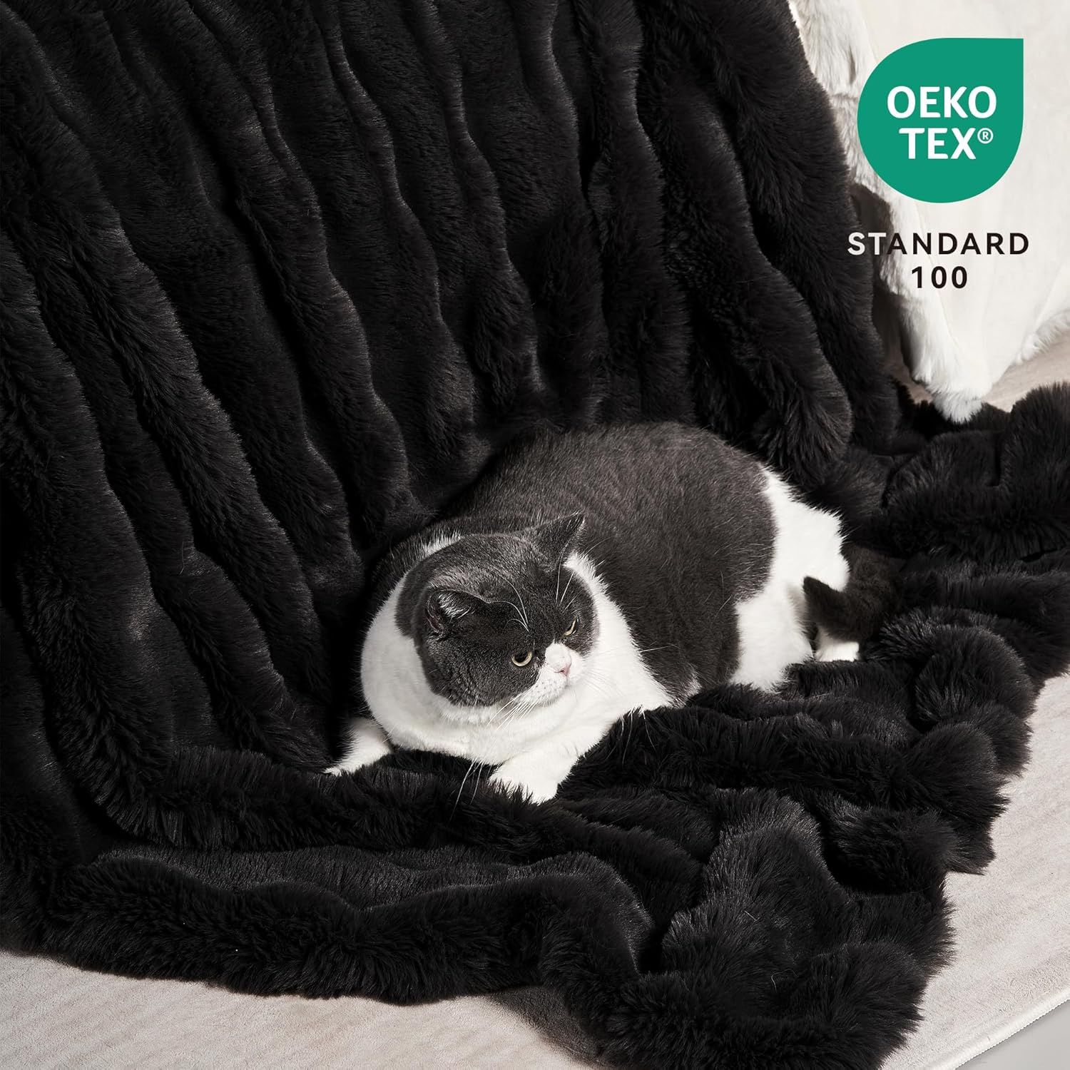 JELLYMONI Plush Duvet Cover Set - Twin Size Black Faux Fur Comforter Cover 2Pcs Bedding Set Luxury Ultra Soft Striped Fluffy Duvet Cover with Zipper and 1 Pillowcase (NO Comforter) image number 4