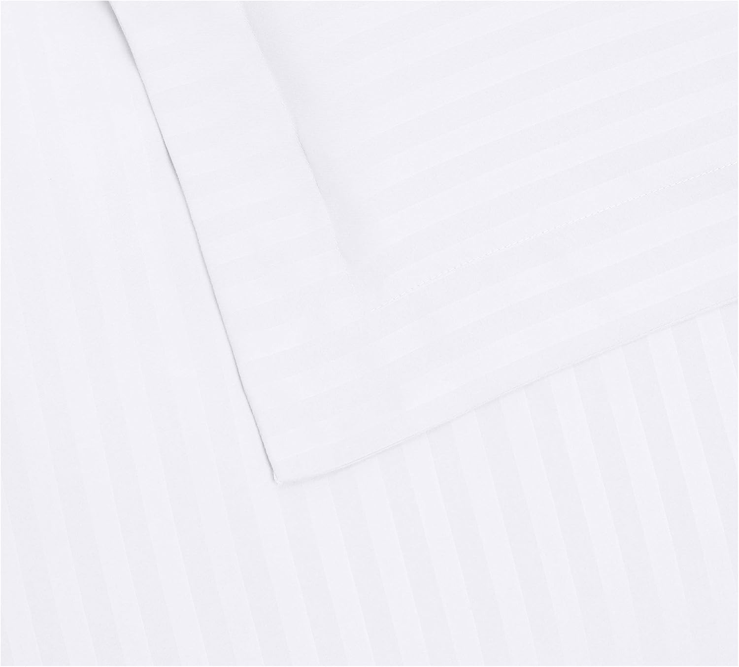 Amazon Basics Microfiber 3 Piece Duvet Cover Set, Full/Queen, Bright White, Striped image number 5