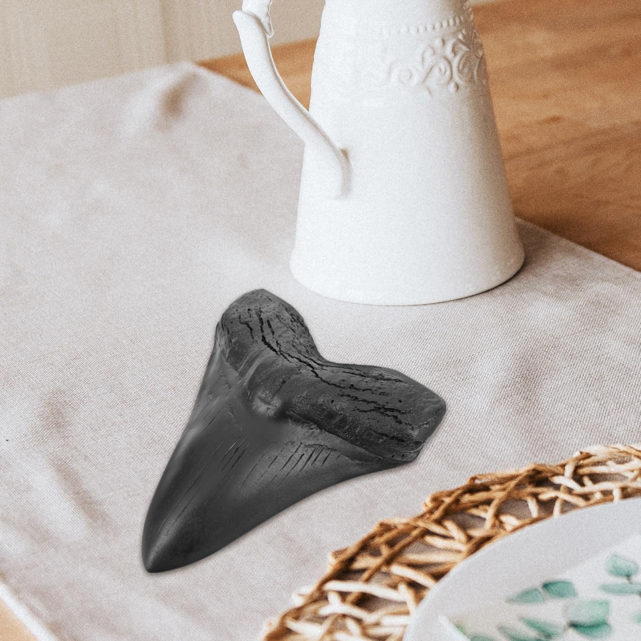 STOBAZA Megalodon Teeth Realistic Giant Shark Tooth Model Resin Collectible for Home Office Paleontological Decor 5.31X4.53X0.79In image number 4