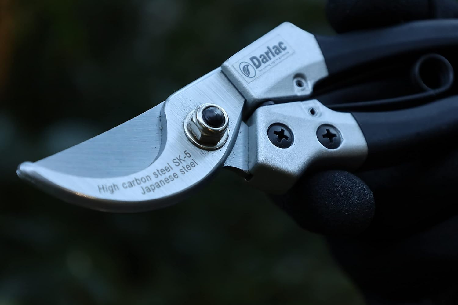 Darlac Compact Pruner - Lightweight Bypass Pruners for General Pruning - 16Mm - Ideal for Fine or Delicate Pruning and Small or Medium Hands - SK5 High Carbon Japanese Steel - Easy to Use Safety Catch