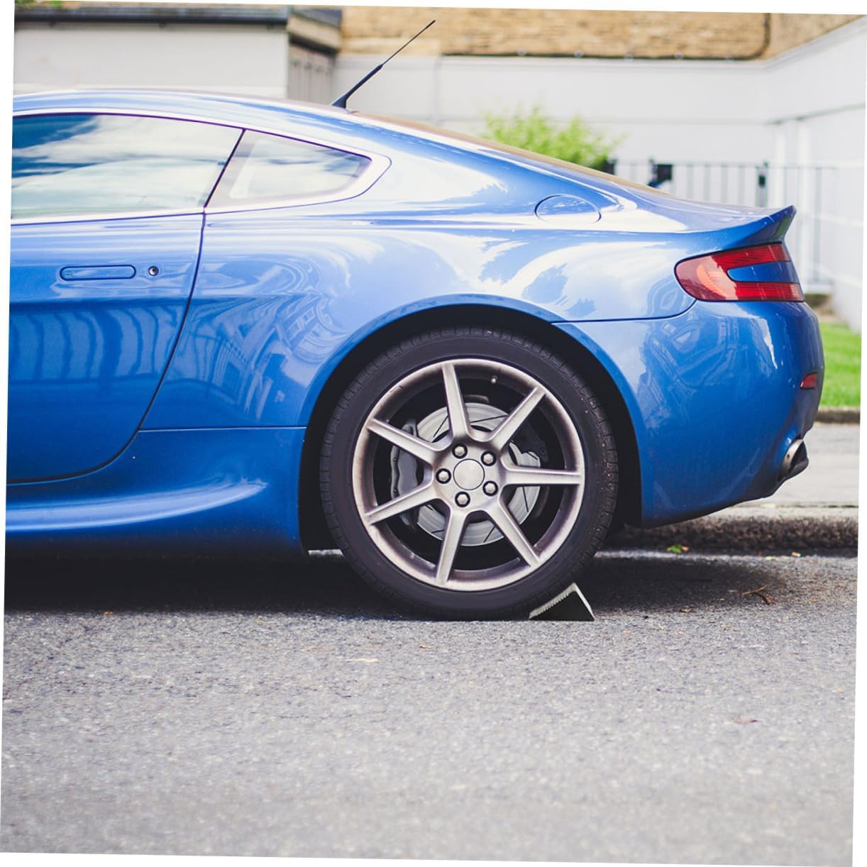 TIDTALEO 2Pcs Garage Vehicle Floor Stopper Multipurpose Wheel Chocks Handle for Cars image number 4