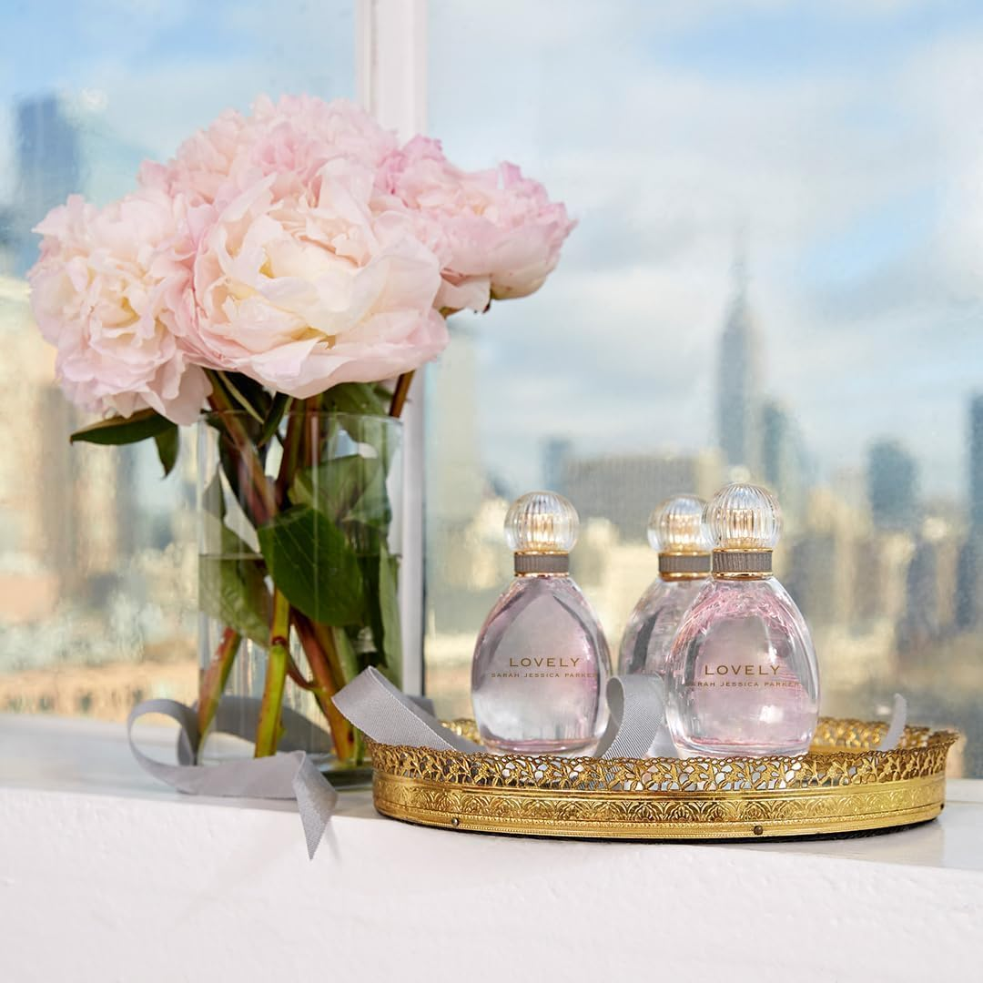 Sarah Jessica Parker Lovely Eau De Perfume Spray 1.7 Oz, 50 Ml image number 1