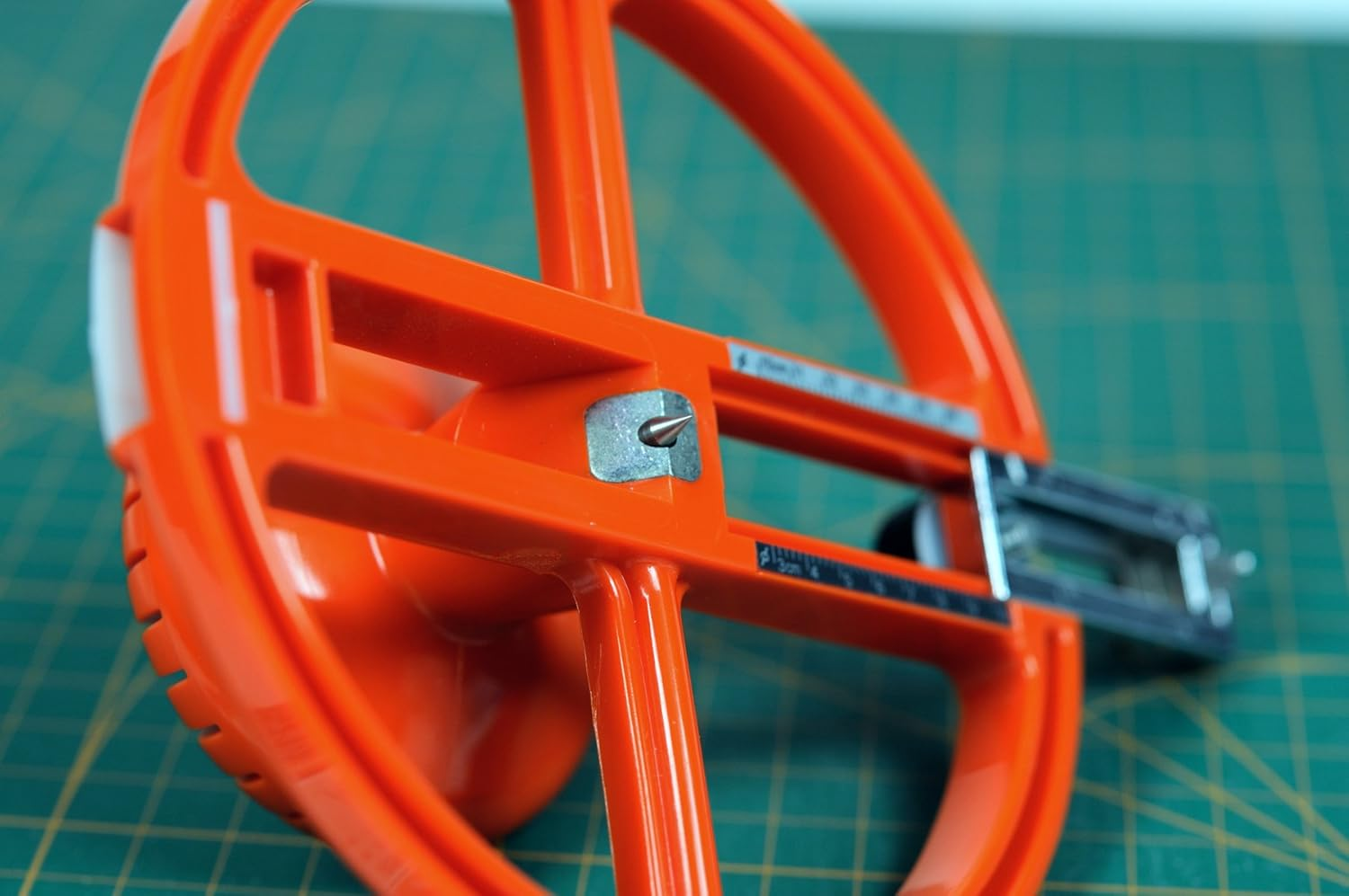 NT Cutter Heavy-Duty Circle Cutter, 1-3/16 Inches 6-5/16 Inches Diameter, 1 Cutter (C-2500P) image number 4