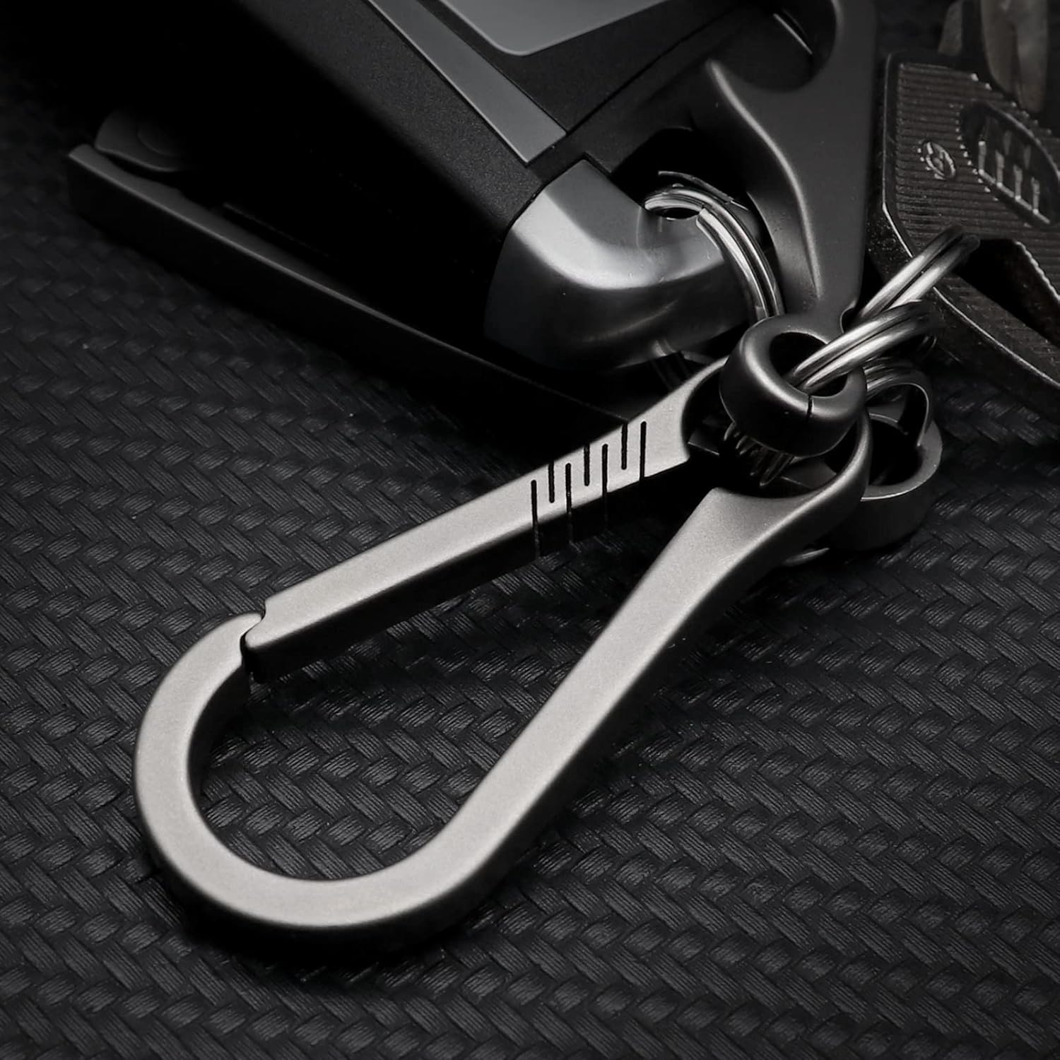 Titanium Carabiner Keychain Clip, Minimalist Keychain Key Clip EDC Quick Release Hooks image number 5