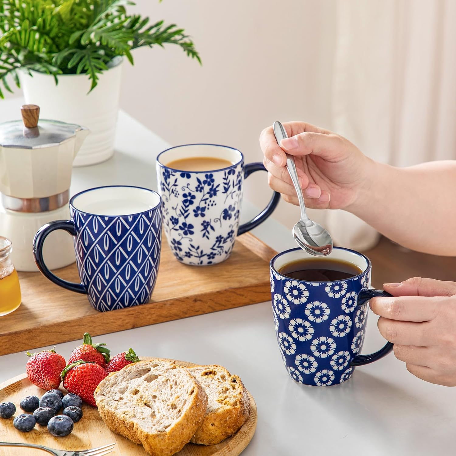 Vancasso Selene Coffee Cups Set of 6 Porcelain Mugs, 360 Ml Coffee Cups with Handle, Cup for Coffee, Milk, Tea & Cocoa, Vintage Blue/White image number 4