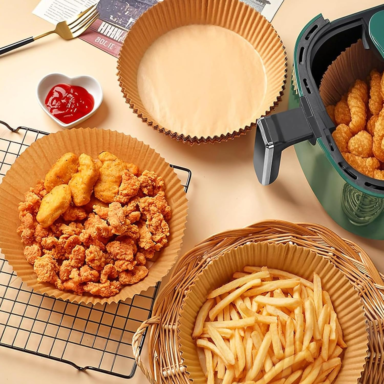 Air Fryer Paper Liners, 200PCS Non-Stick Oil Resistant, 8 Inch/20Cm Air Fryer Liners Disposable, Baking, Roasting Microwave image number 3