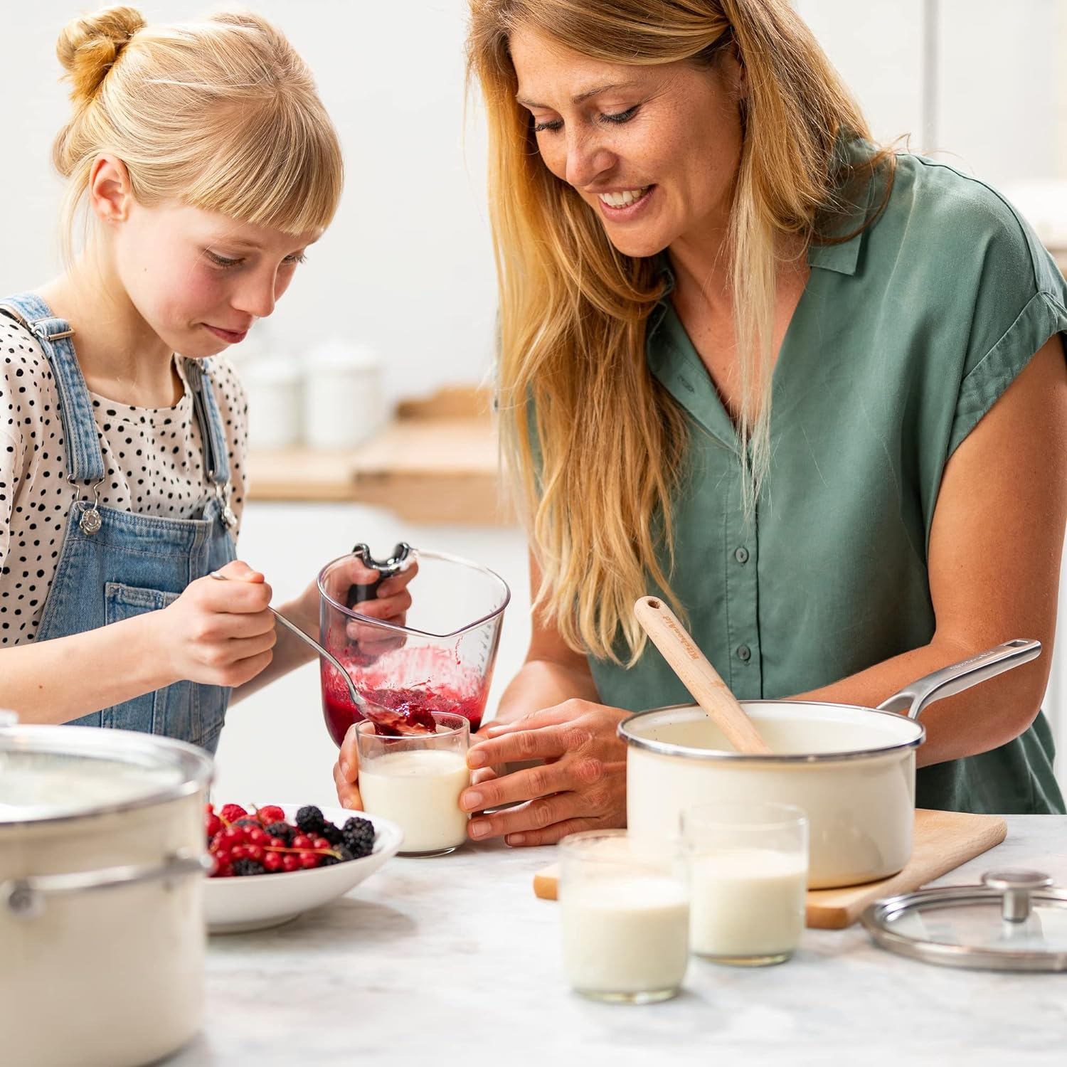 Kitchenaid Steel Core Enamel 16 Cm/1.3 Litre Saucepan with Lid, German Engineered Enamel, Induction, Oven Safe, Almond Cream image number 6