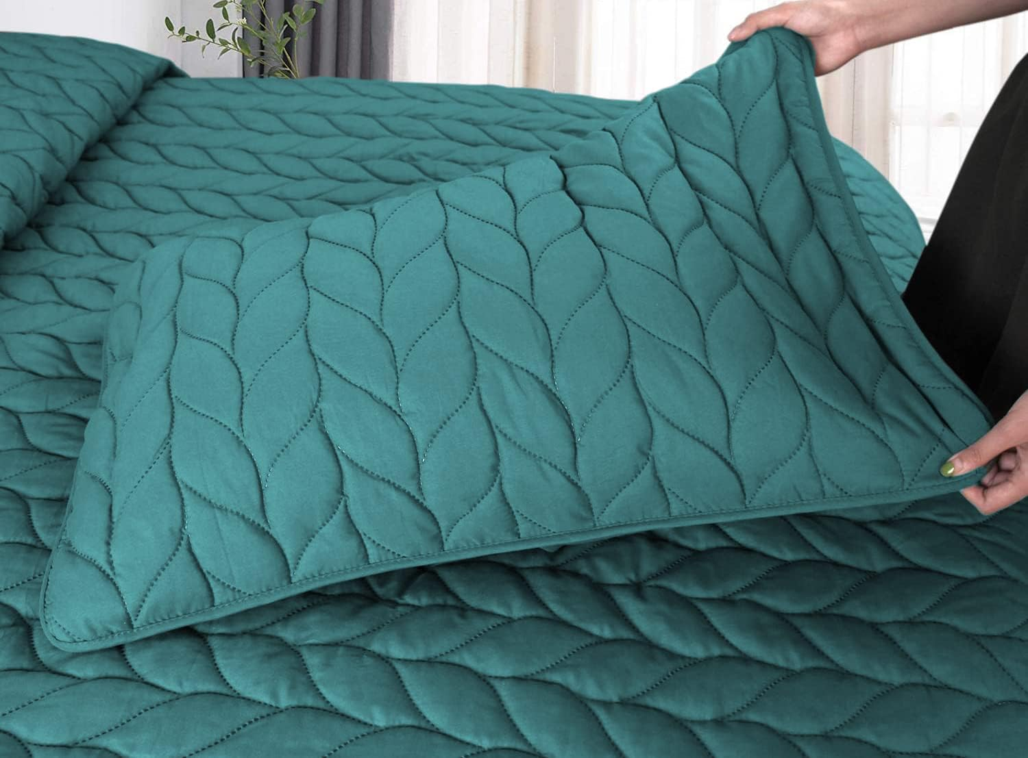 Ramesses Ultrasonic Embossed Lightweight Comforter 9 Pieces Set, Queen, Teal image number 1