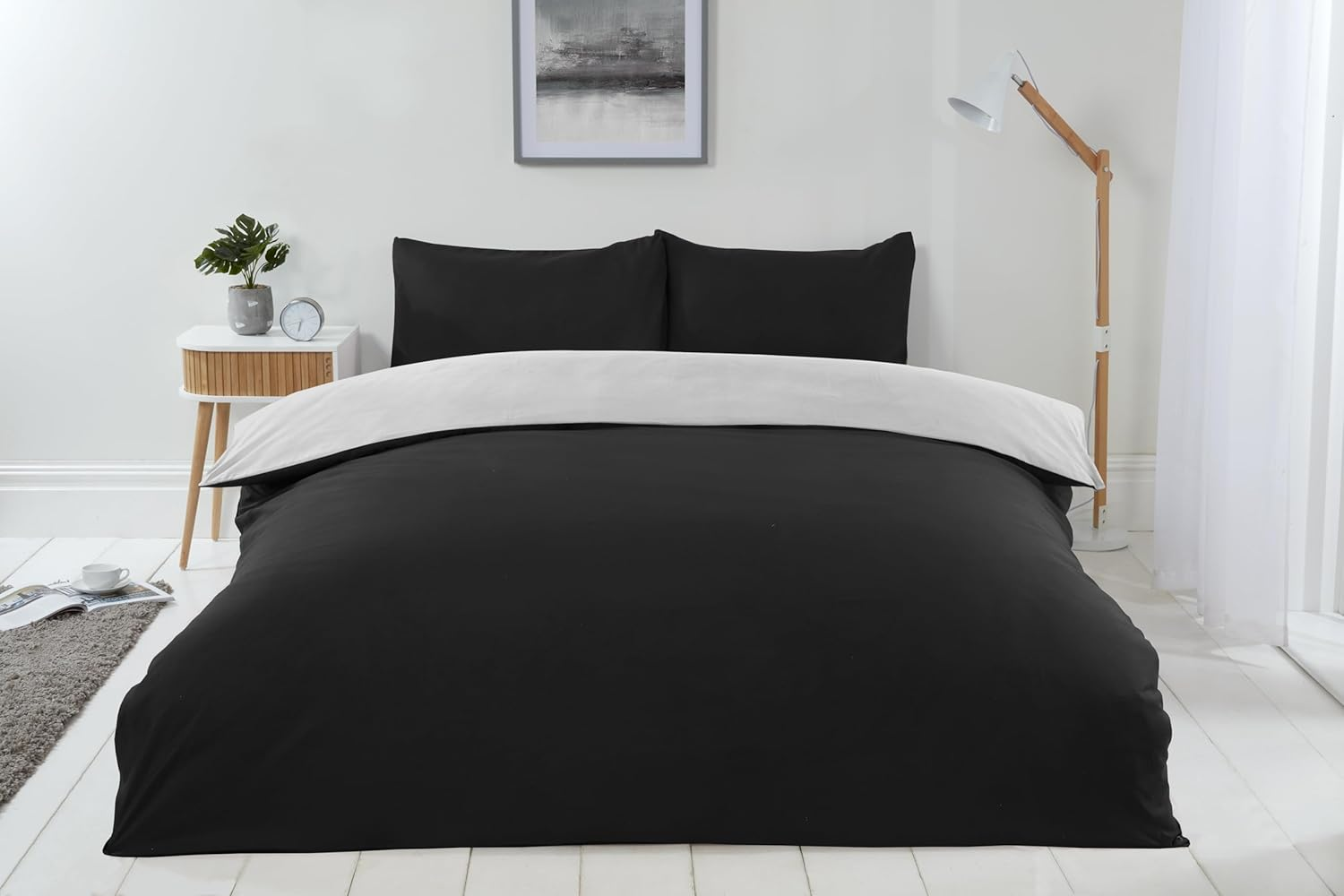 Emma Barclay Lyla Reversible Duvet Set in Black/White - King image number 6