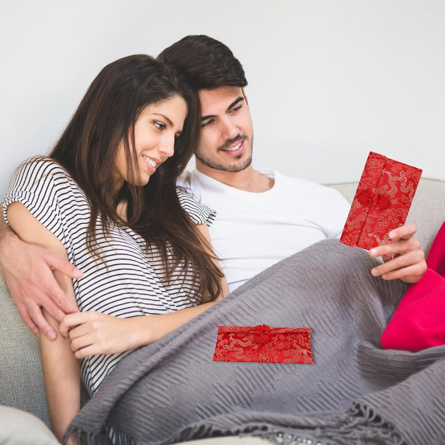 4 Pcs Silk Red Envelopes Chinese Dragon and Phoenix Embroidered Chinese Red Pocket Lucky Pockets Hongbao Invitation Card Cash Envelope for New Year Spring Festival Wedding Birthday Chinese Knot Button image number 5