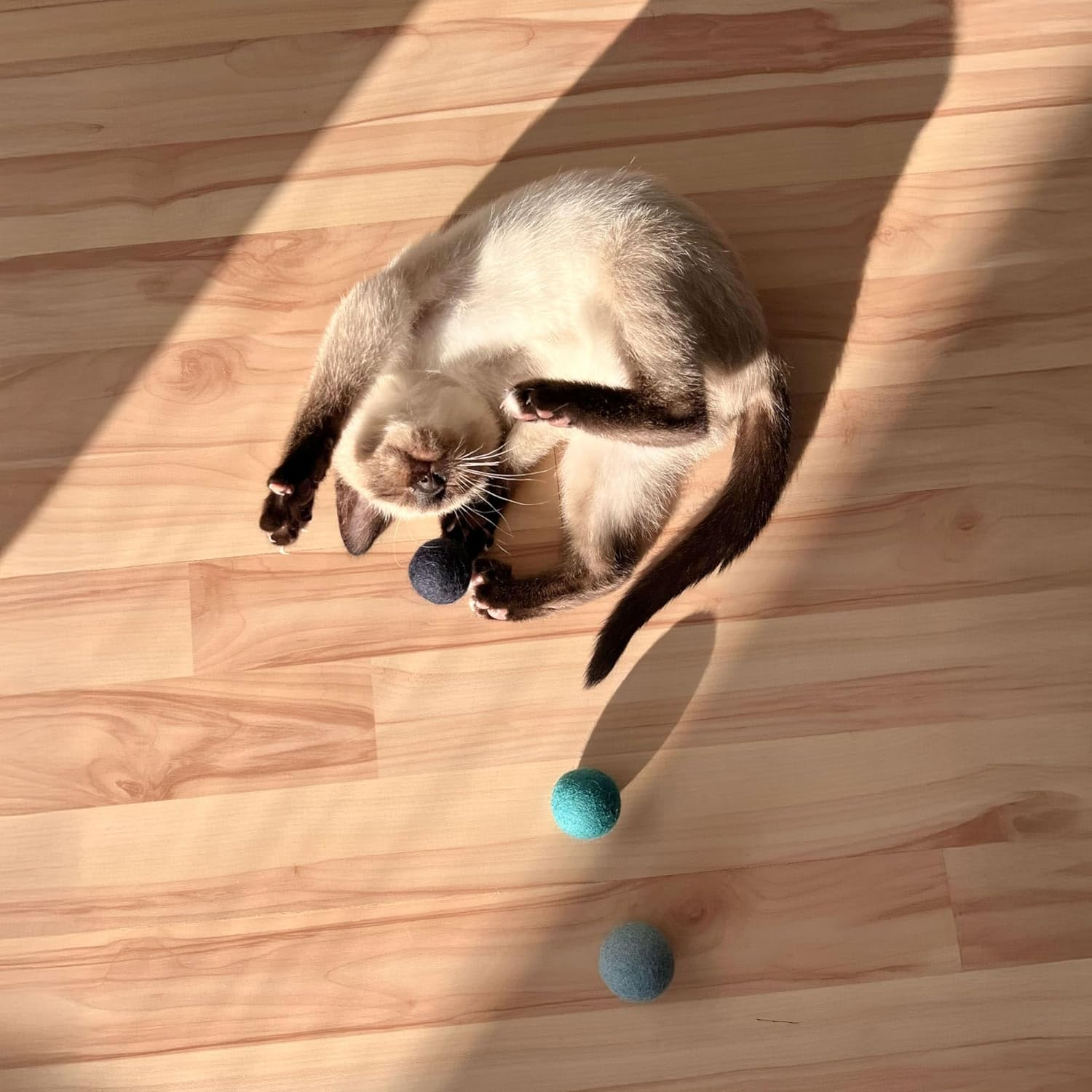 Lucybalu&reg; Felt Balls for Cats, Cat Toy Made of 100% Wool, Pack of 6, Blue image number 6