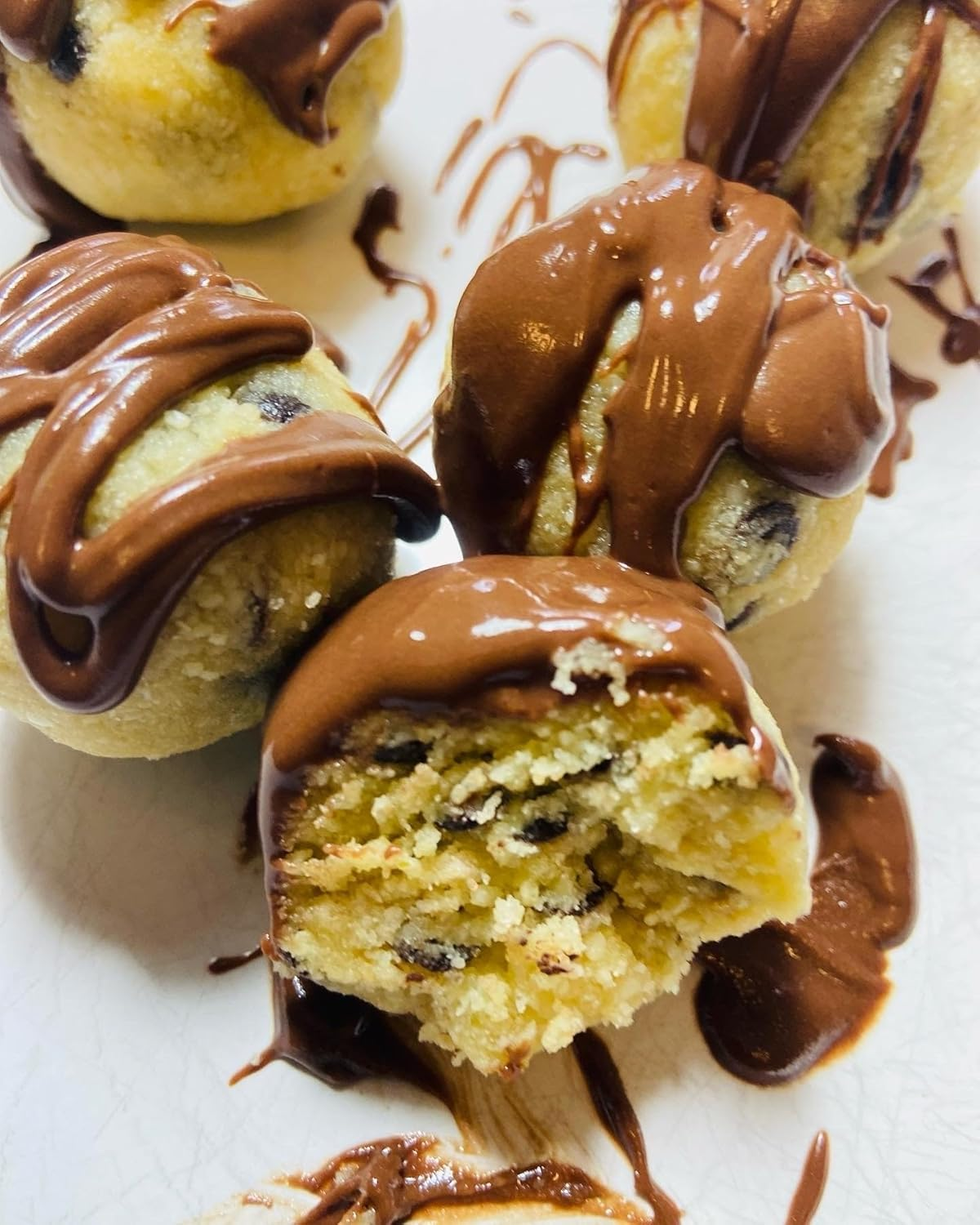 Get Ya Yum on 60 Second Butterscotch Chocolate Chip Slice (NO BAKE or BAKE) 325G VALUE PACK: SUGAR FREE, LOW CARB (KETO FRIENDLY) GLUTEN FREE, VEGAN FRIENDLY, PLANT BASED image number 5