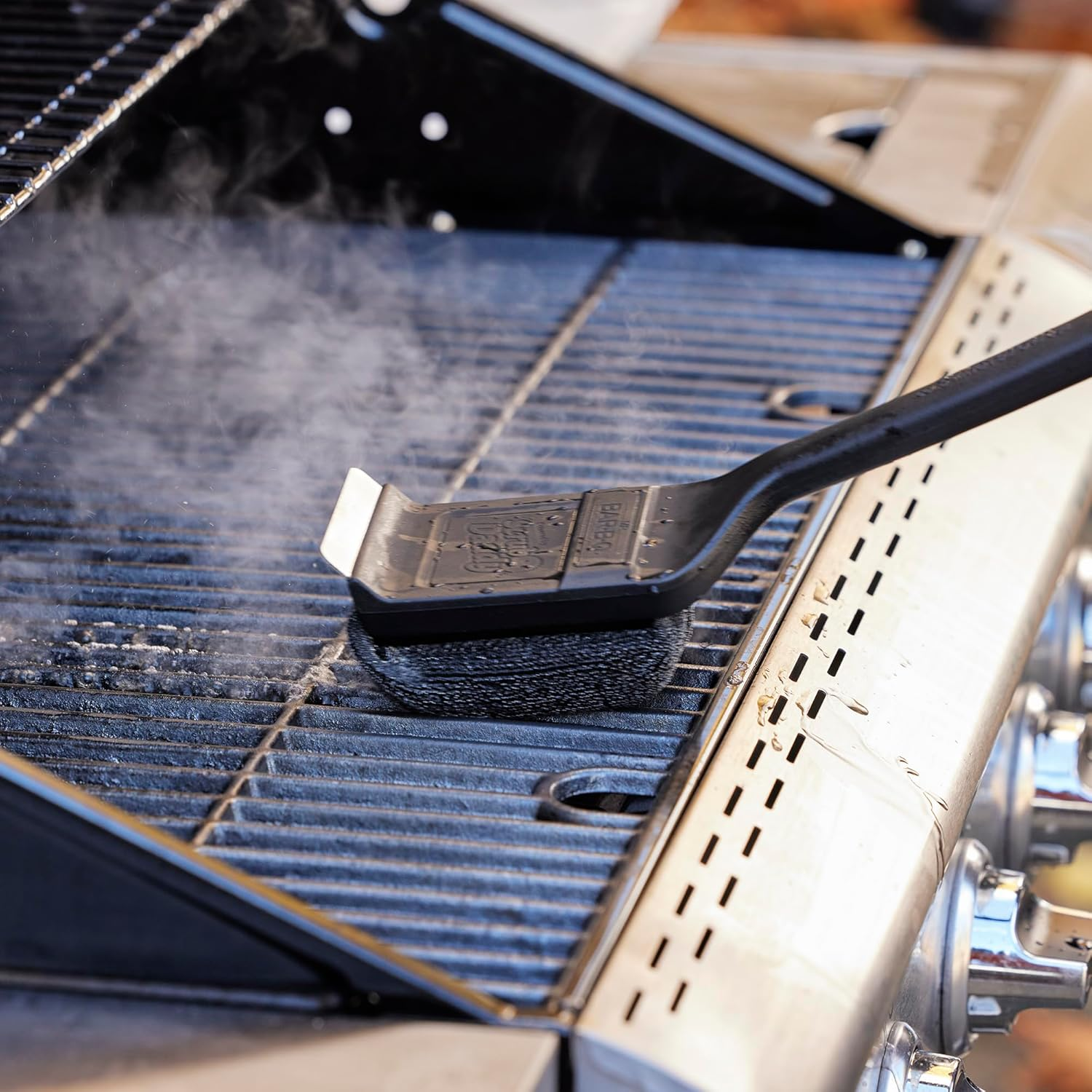 Mr. Bar-B-Q Steam Clean Grill Brush Powered by Scrub Daddy image number 4