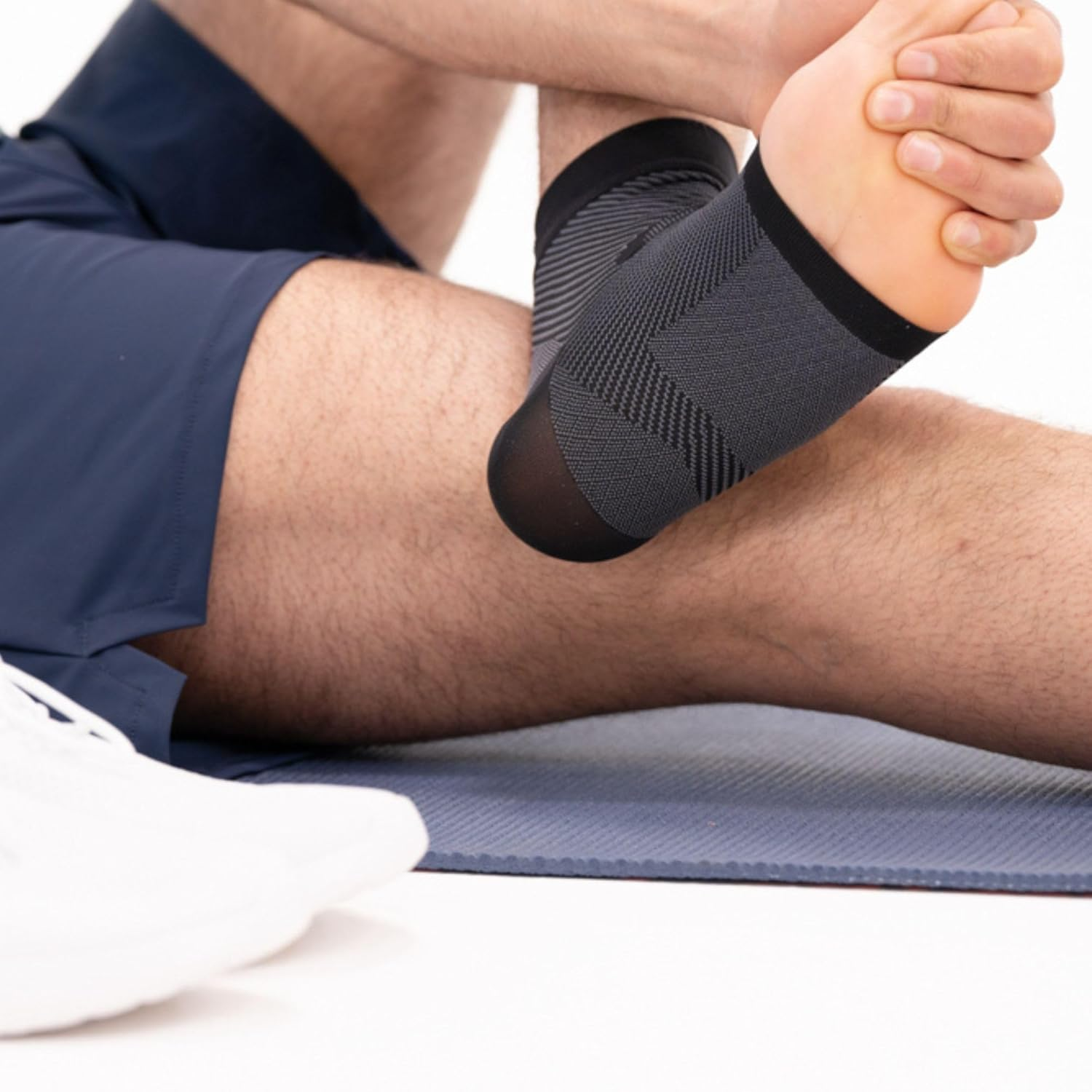 Os1St Unisex Fs6 Sports Compression Foot Sleeve Black image number 2