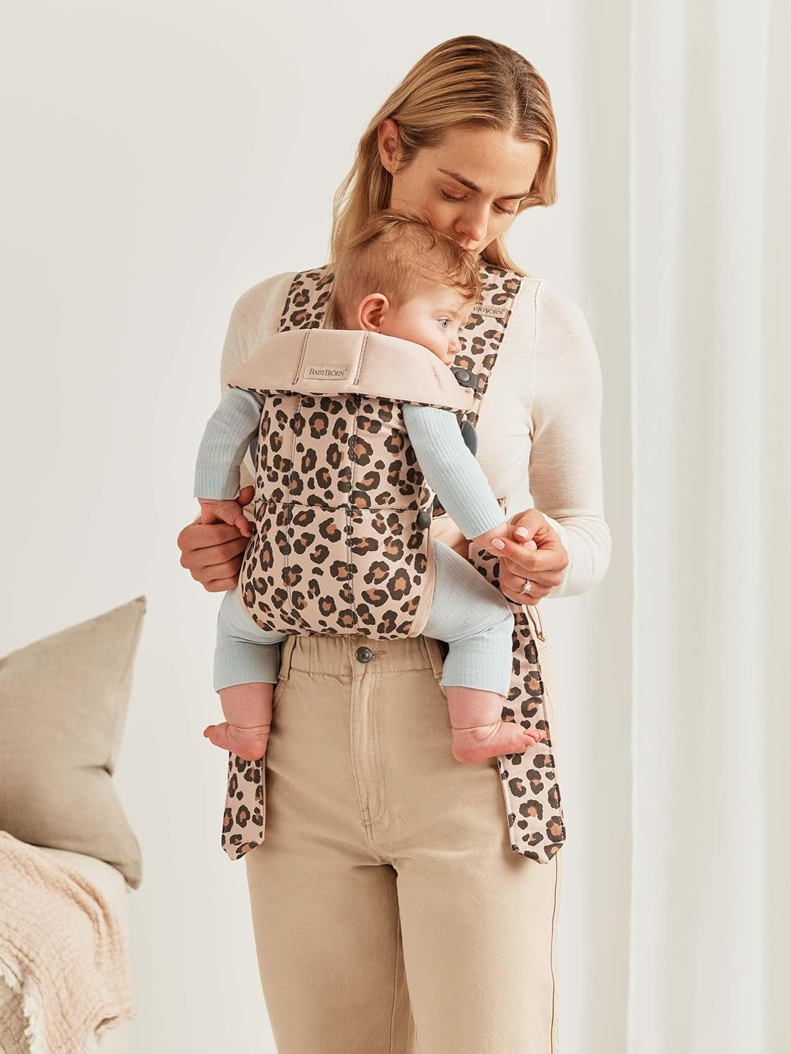 Babybj&ouml;rn Baby Carrier Mini, Cotton, Beige/Leopard, 1 Count image number 3