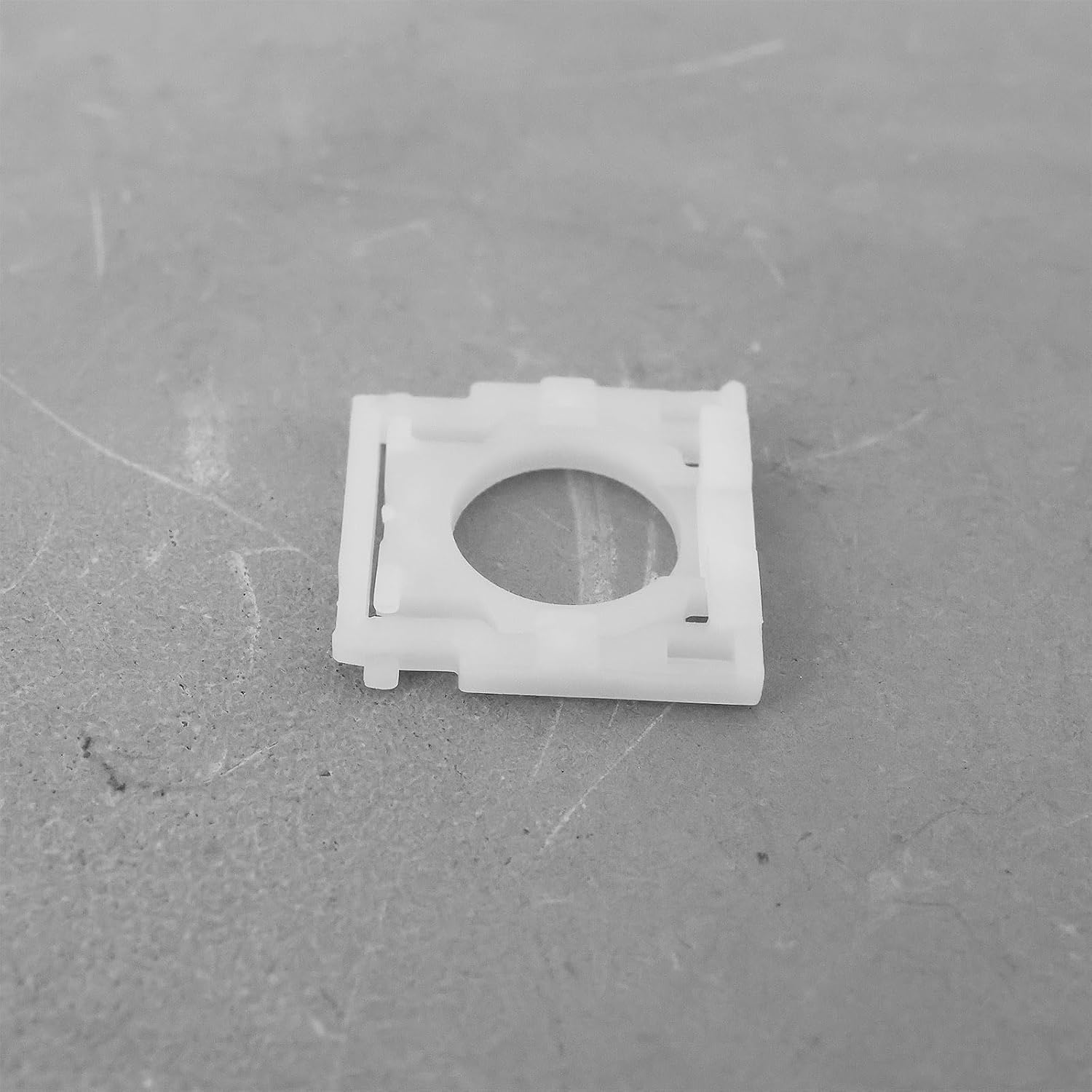 SG Store Pack of 2 Keyboard Hinges Mechanical Keyboard Key Support Brackets Keycap Hinge Clips Compatible with Logitech MX Keys Keyboard image number 6