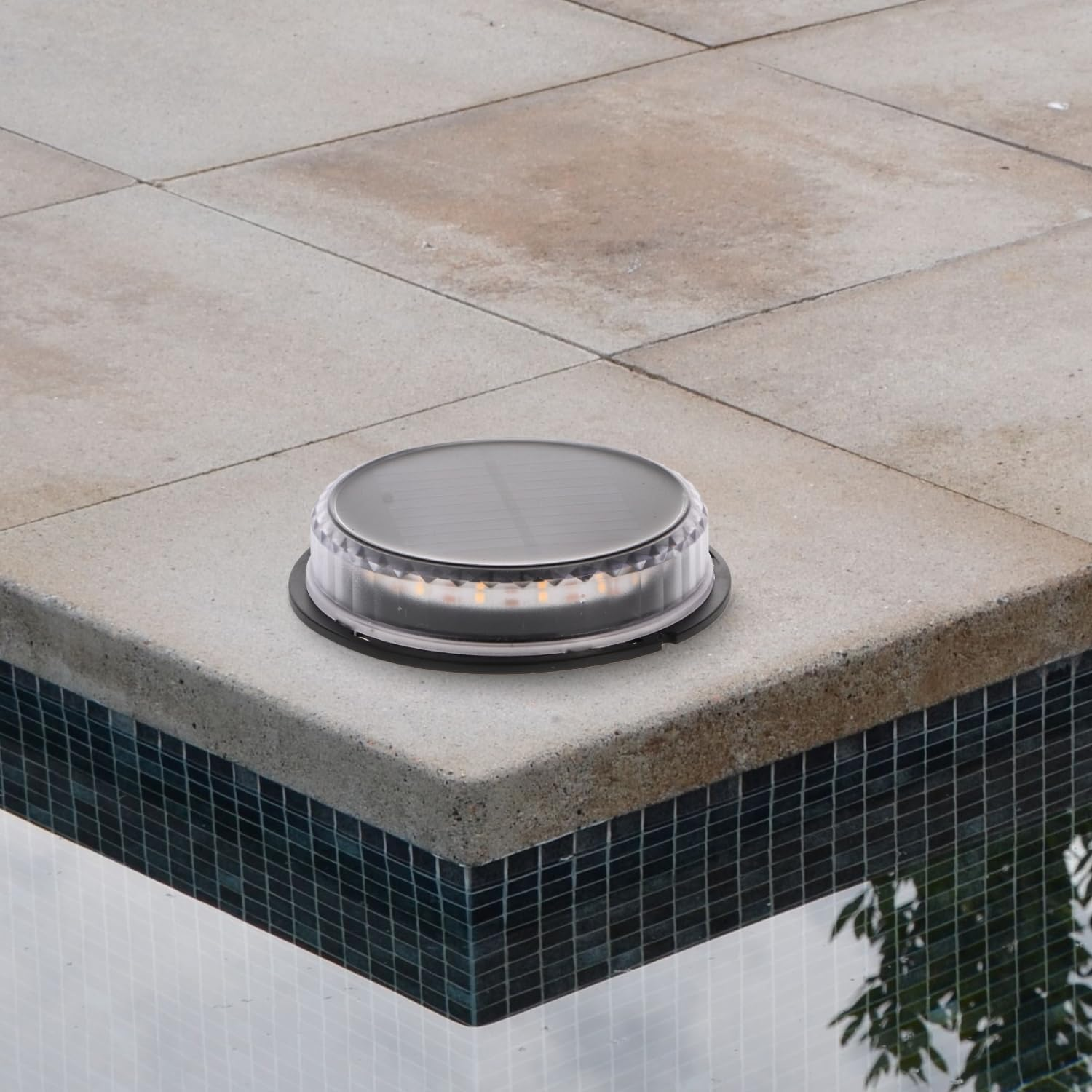 M Ledme LM7304 LED Solar Light with Spike Twilight Sensor Waterproof Warm Temperature Ideal for Gardens image number 2