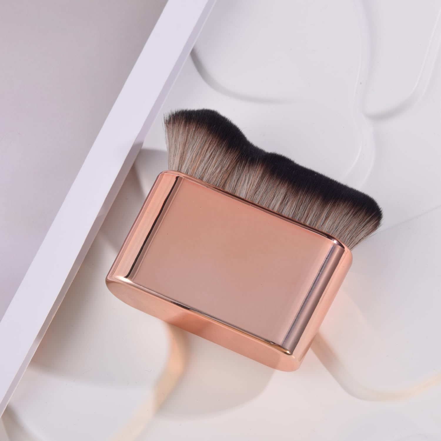 Self Tan Brush Portable Self Tanning Brush Soft Brush Self Tanner Face Brush for Body & Leg Makeup（Rose Gold） image number 3