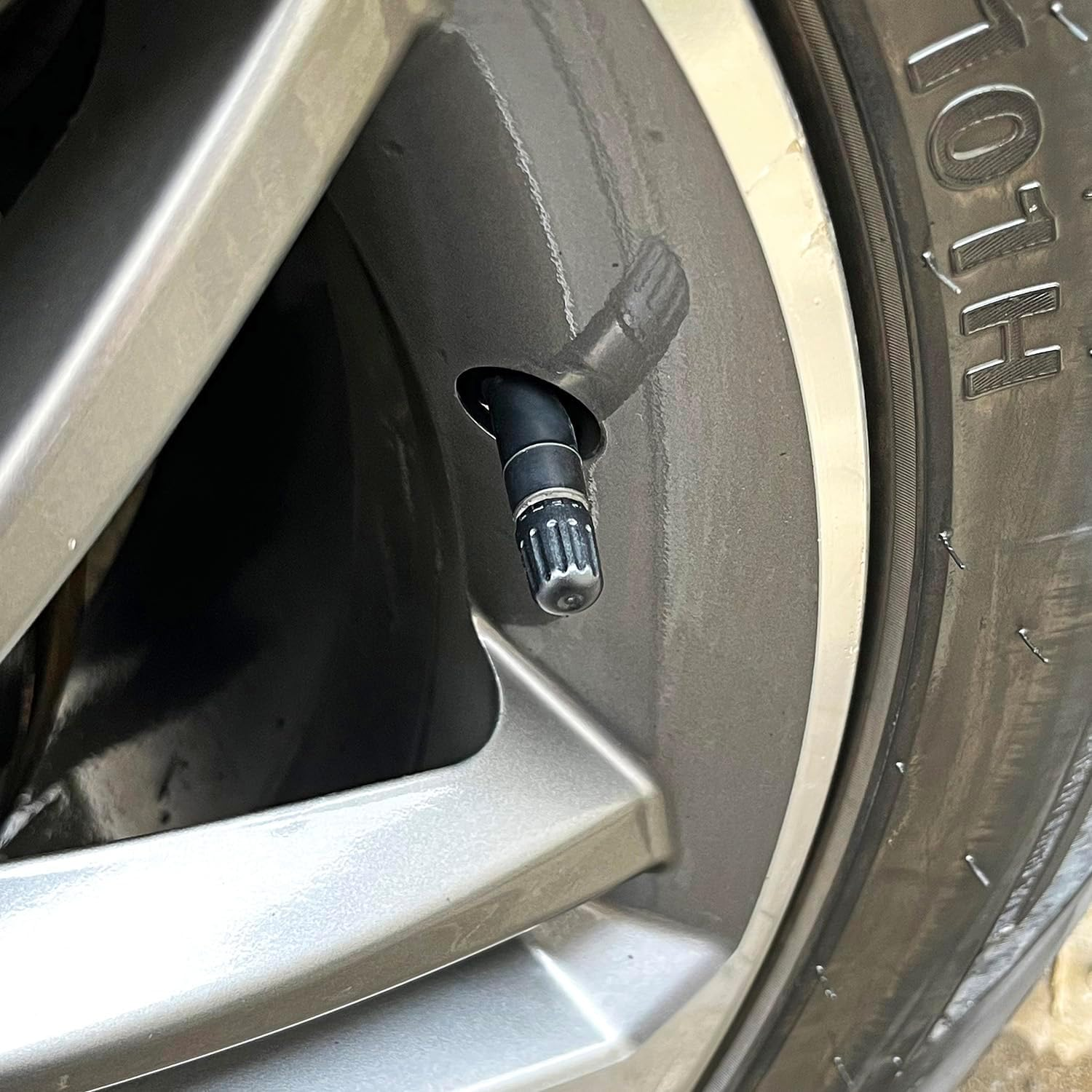 Black TPMS Plastic Tire Valve Stem Caps with Rubber Seal Universal Long Air Valve Stem Caps for TPMS20008 Rubber Valve, Airtight Seal, &shy;All-Weather, Air Protection, &shy;Light-Weight (8 Pack) image number 4