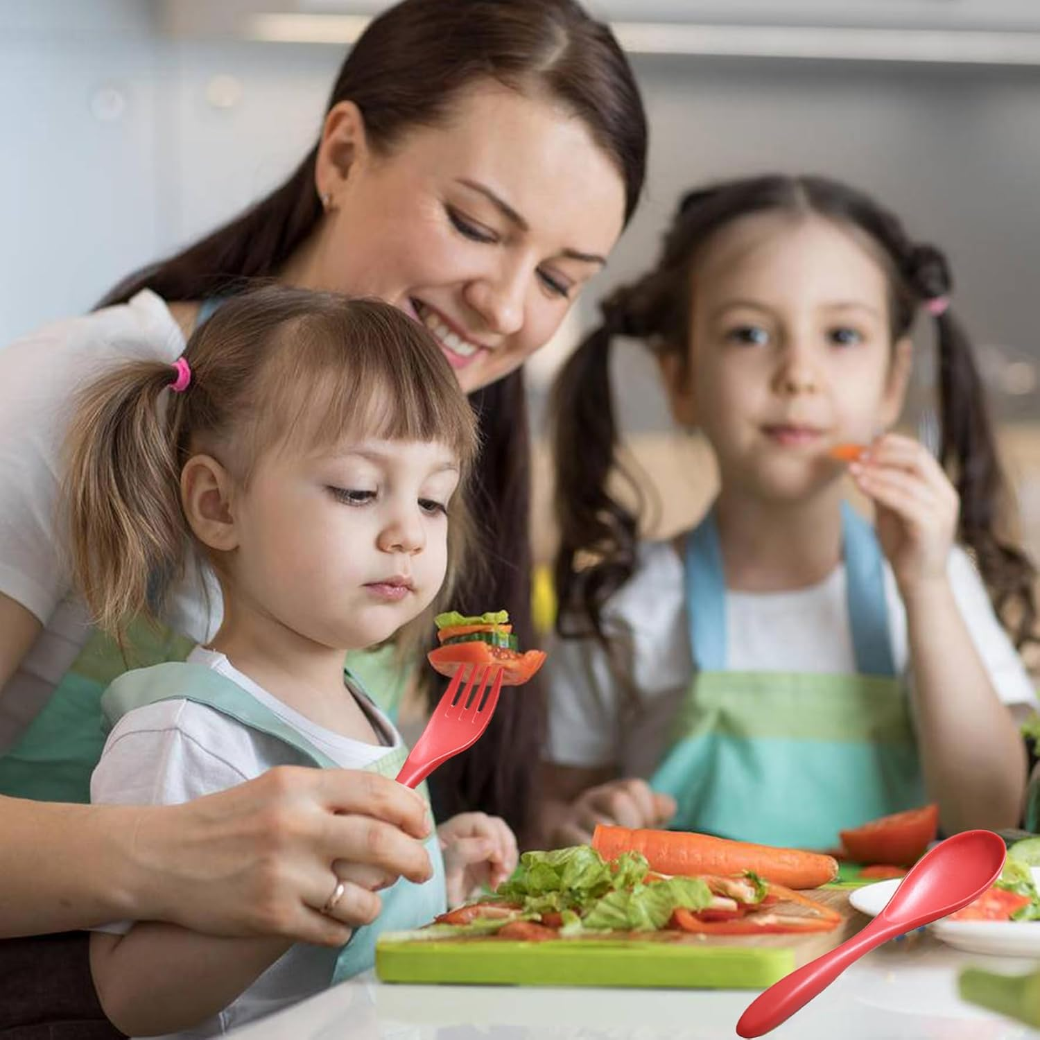 Travel Cutlery Set with Case, Reusable Portable Utensils Plastic Fork Knife Spoon for Camping Picnic Work School Daily Use (Red)