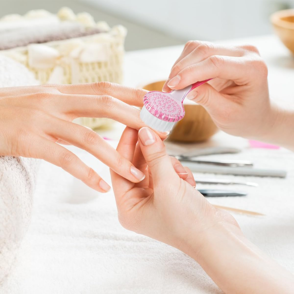 LNQ LUNIQI 4 Colours Nail Brush Dust Brushes Cleaning Brushes Dust Brush Nail Brush Set Nail Dust Brush with round Lid for Hand and Nail Cleaning Beauty (Pink, Blue, Purple, Transparent) image number 4