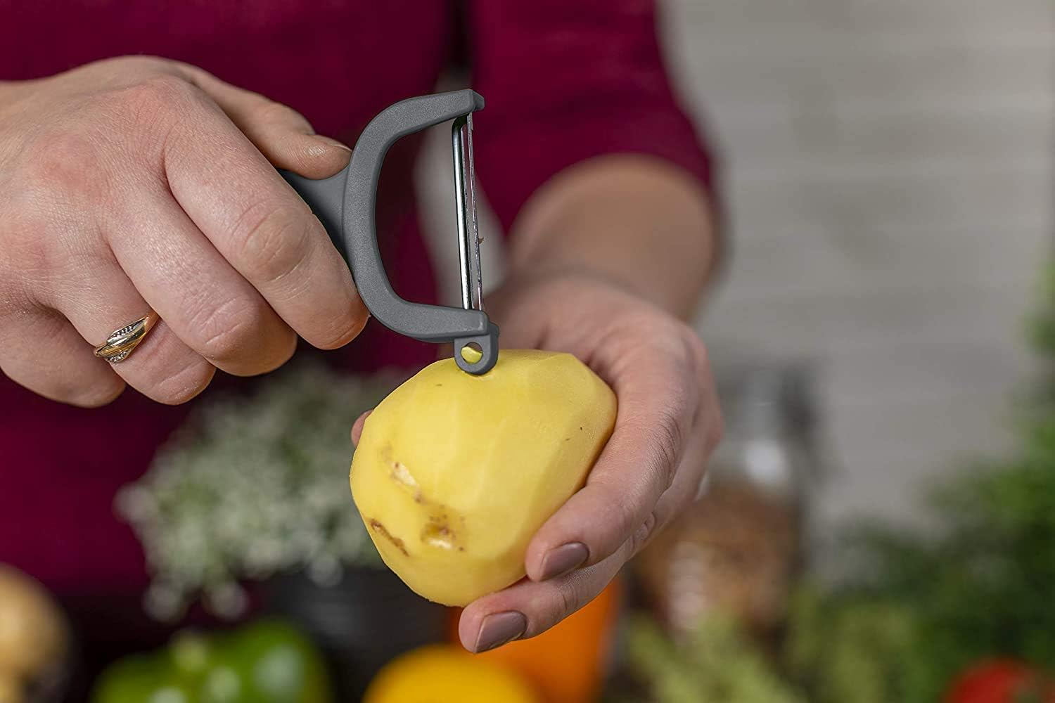 Kuhn Rikon Potato Peelers (Set of 3) with Steel Blade. Vegetable Peeler. Veg Peeler. Potato Peelers for Kitchen. Light Speed Peeler. Apple Peeler &ndash; 3 Year Kuhn Rikon Kitchen Accessories Guarantee image number 3