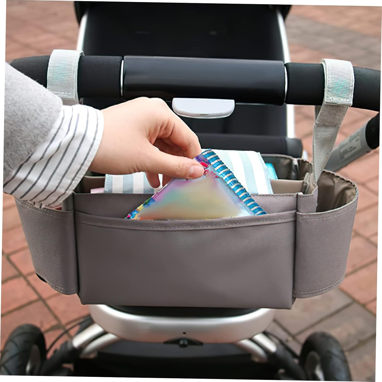 KOMBIUDA Portable Diaper Organizer Bag for Outdoor Use Lightweight Stroller Hanging Storage for Diapers Wipes Essentials and Convenient Design Comfortable Handle image number 1