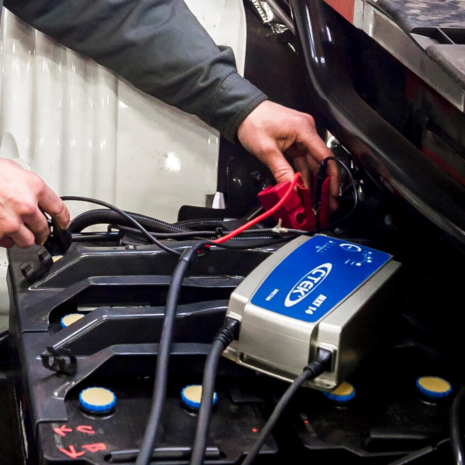 CTEK MXT 14 Professional 8-Stage Smart Battery Charger, 24V, 14A image number 4