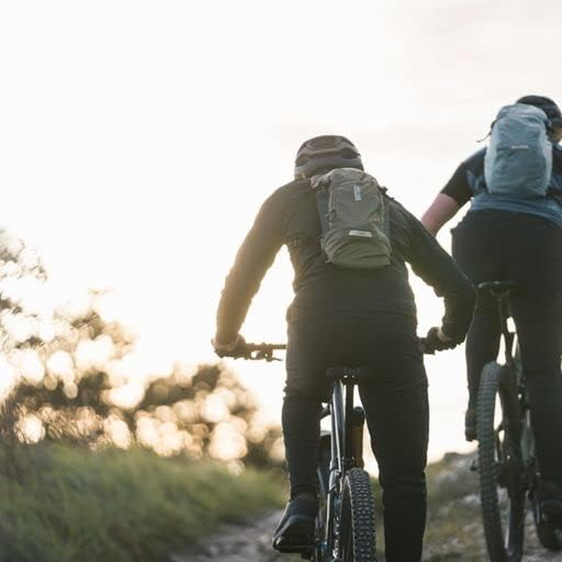 Camelbak Lobo 9 Bike Hydration Backpack - Helmet Carry - Magnetic Tube Trap- 70Oz - Burnt Olive/Black image number 2