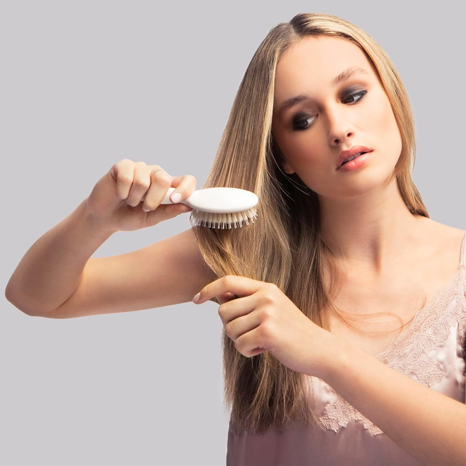 The Hair Edit Finish & Shine Travel Size Boar Bristle Hair Brush Cream image number 2