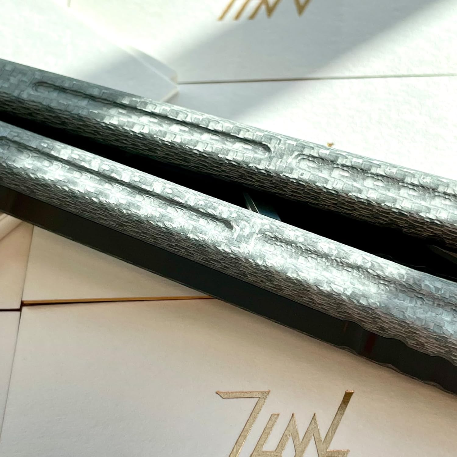 Thomas Refault Bowie, Strive for the Future, Fine-Tuning Bushing System, 7075 AL with G10 / Ultem/Carbon Fiber Channel Handle, Multifunctional Tool (Silver Carbon Fiber with Silver Trainer) - Silver Carbon Fiber With Silver Trainer image number 5