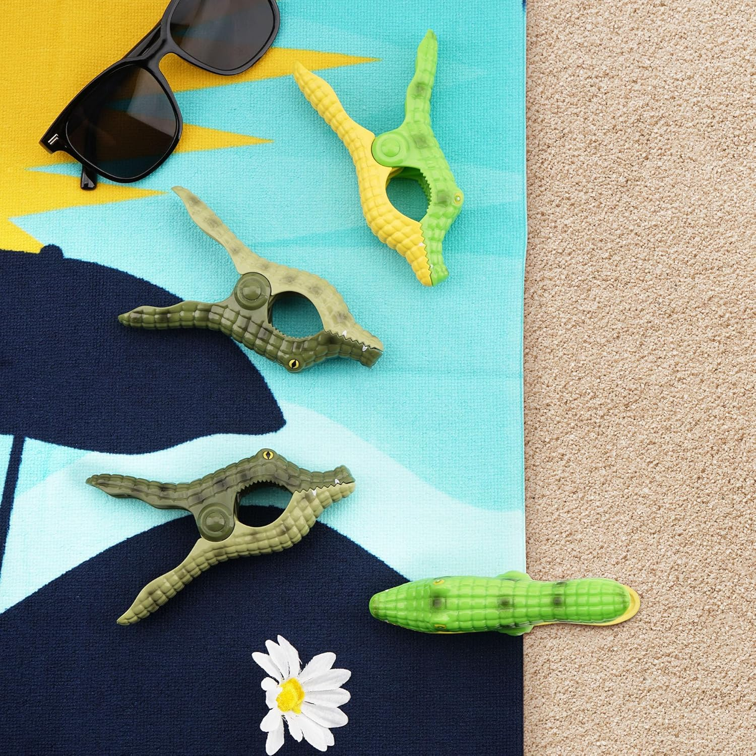 SHIDOW Crocodile Beach Chair Towel Clip, Heavy Duty Clothes Pins, Unique Green Crocodile Shape Clothes Clip for Beach, Pool Party, Camp, Hot Spring (8 Pcs)