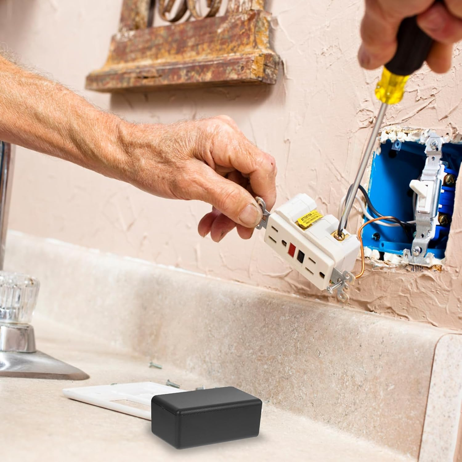 TEHAUX Small Electronics Case Project Boxes, Waterproof Electric Project Case Plastic Junction Box Enclosure Power Junction Box Project Case Box for Power Sensor (5Pcs, 61 * 36 * 25Mm) image number 5