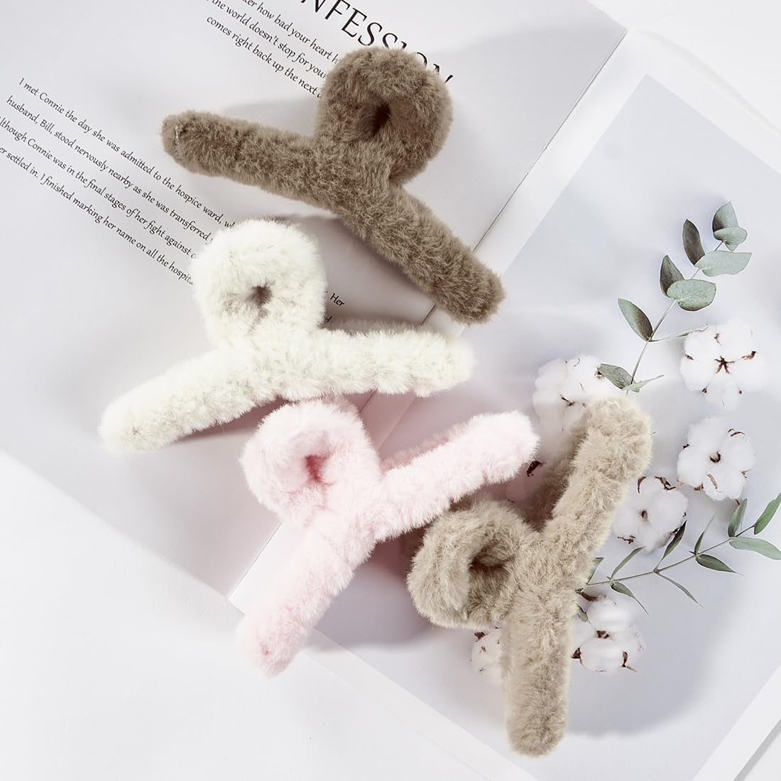 UTSAUTO 4 Pack Fuzzy Hair Claw Clips for Women, Large Non-Slip Strong Large Hair Claw Clips for Women Thick Hair,(Pink+Brown+White+Khaki) image number 5