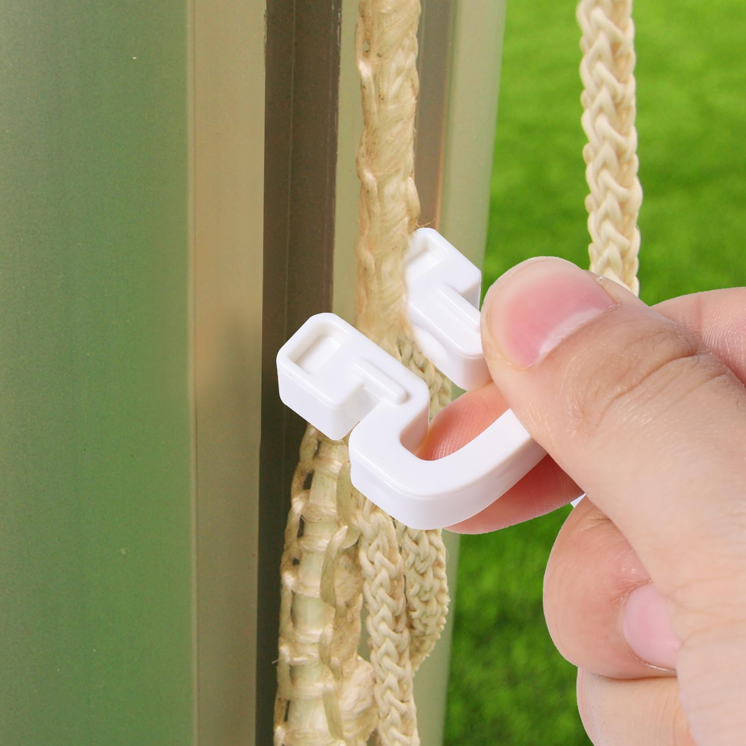 30Pcs Soccer Net Clips, 1.26X1.18 Inch ABS Net Connection Clips Net Lock Clip Soccer Goal Net Repair Replacement Attachment for Playground Stadium Sport Training Equipment Accessories image number 4