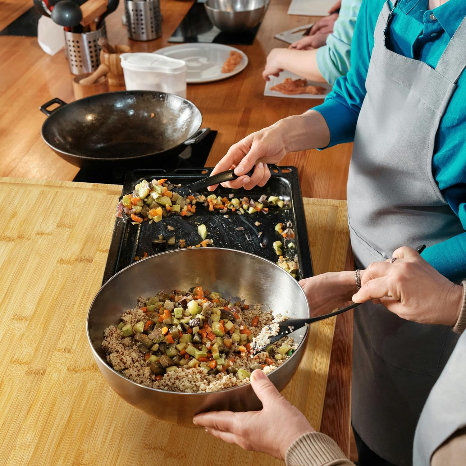 Utoplike Extra Large Wooden Chopping Board 30 X 20, XXXL Bamboo Cutting Board with Juice Groove, Handle, Big Butcher Block for Kitchen (76.2 X 50.7 Cm)