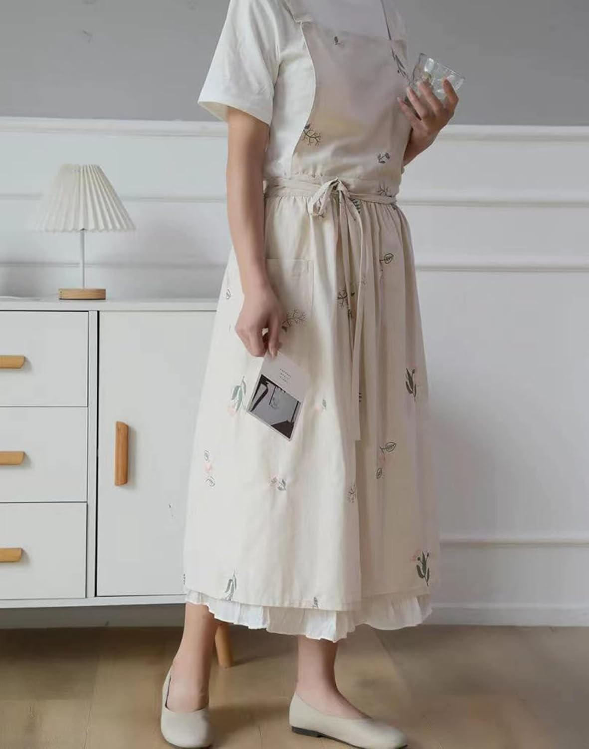 Japanese Cotton Linen Apron Adjustable for Women with Pockets, Fashion Pinafore Dress for Cooking Painting Gardening image number 2