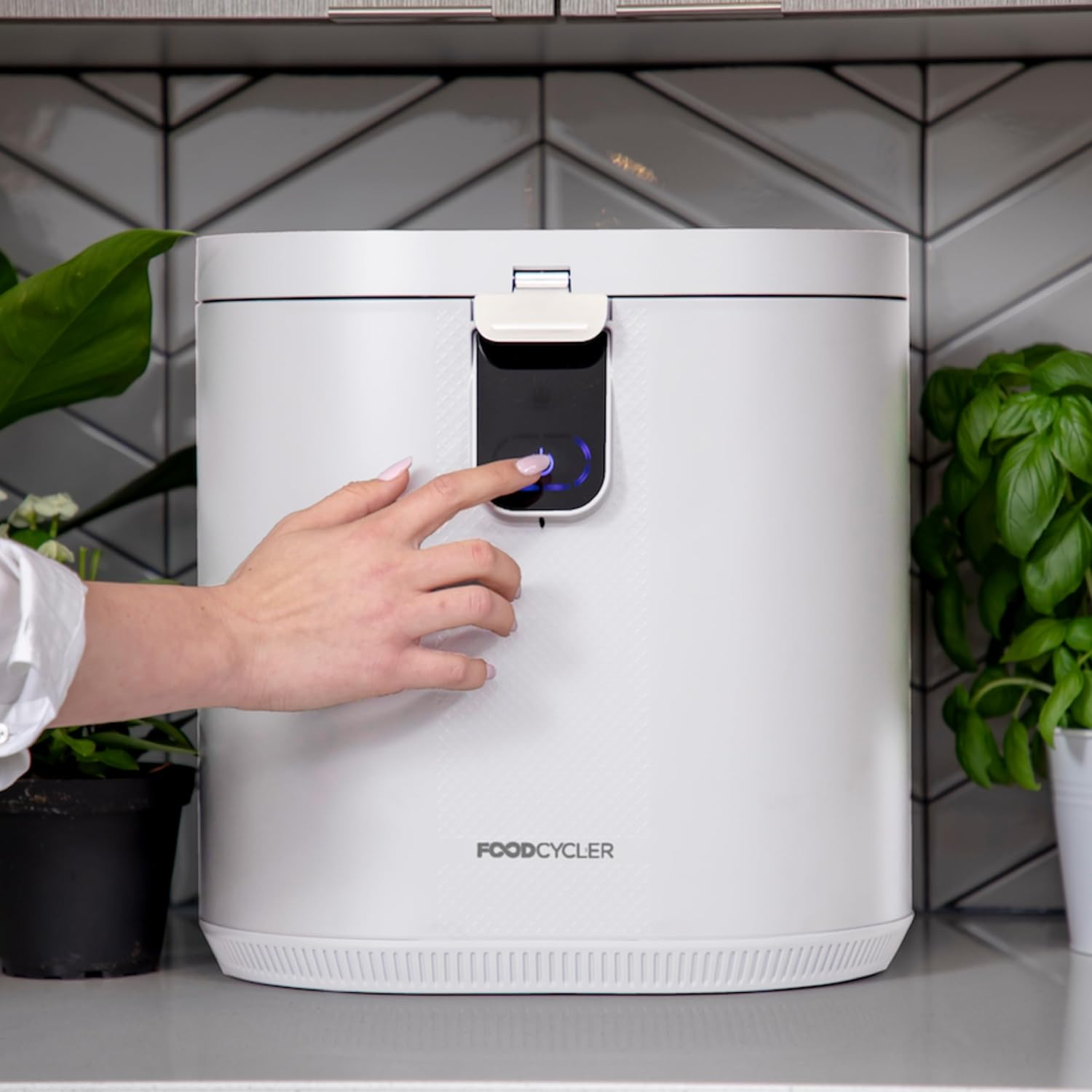 Eco 5 Food Cycler | Food Waste Processor | Bench-Top Kitchen Waste Dehydrator | Transform Kitchen Waste into Nutrient-Rich Fertiliser | 5L image number 4