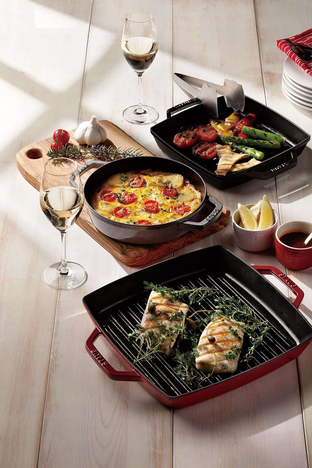 STAUB round 30 Cm Cast Iron Grill Pan, Cherry Red image number 3