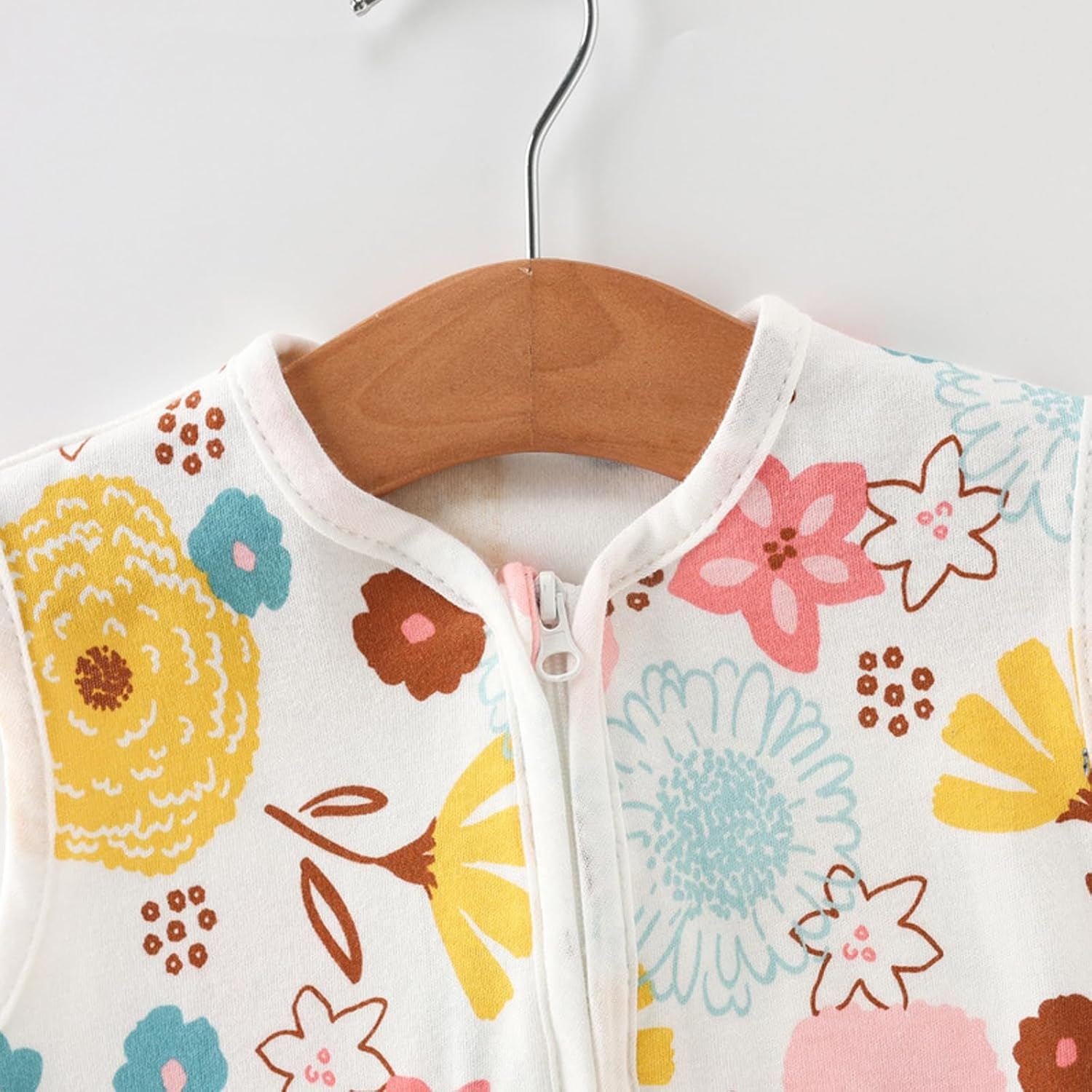 2 Pack,Newborn Sleep Sack,Winged Baby anti Startle Swaddling Clothes，100% Cotton Sleepsack Swaddle,3-6 Months,3-Way Adjustable Wearable Transition Blanket, Hat and Mittens, Animal and Floral Patterns image number 4