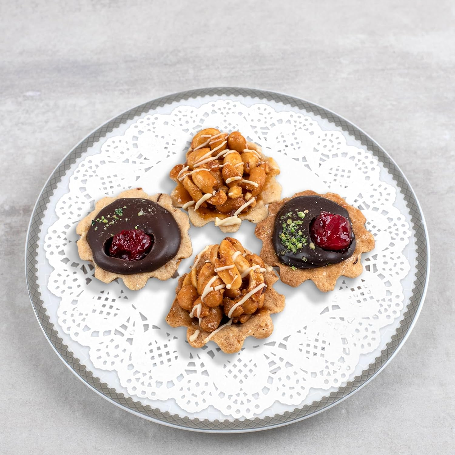 TEAONE White Decorative Placemat, 100 PCS round Lace Paper Placemat for Food, Desert, Tableware Decoration (26.7Cm/10.5In) image number 5