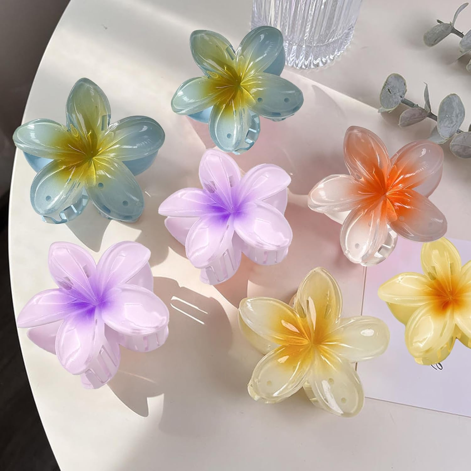 Zynewa Pack of 7 Flower Hair Clips, Cute Flower-Shaped Plastic Hair Clips, Hawaiian Flower Claw Clips, Hair Clips for Women (3 Large + 4 Small)