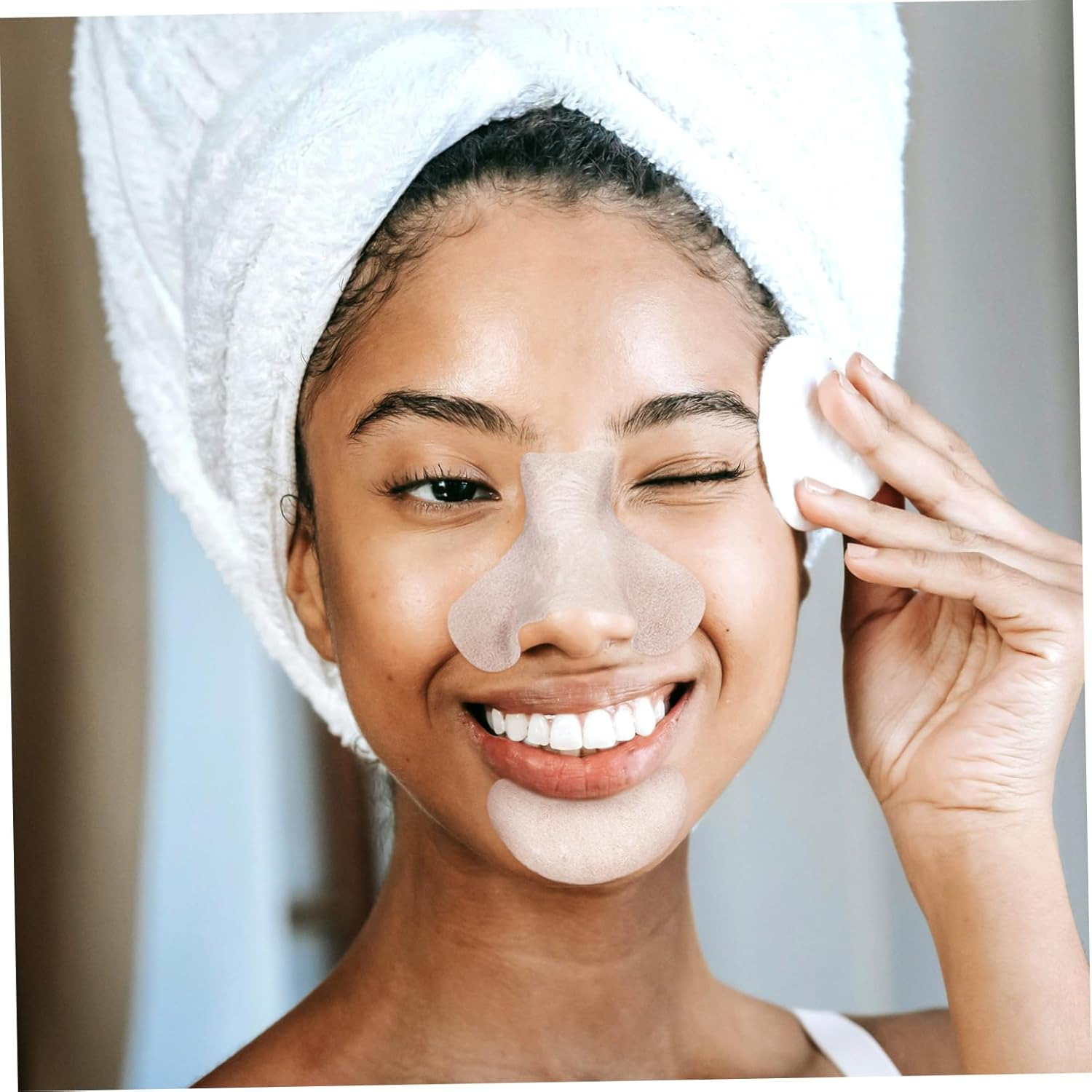 Outanaya 200 Pcs Zone Cotton Pads Nose and Chin Patches for Gentle Cleansing Multi Purpose Skin Care for Face Comfortable Fit for Easy Application image number 5