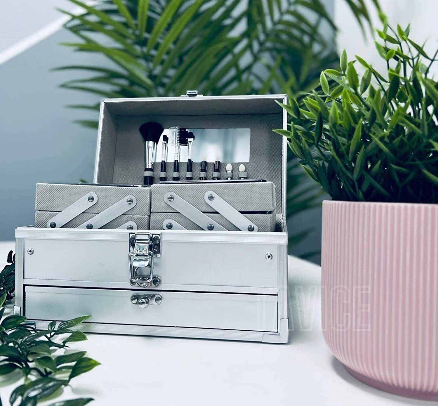 Professional Makeup Set Face Powder Matte Shimmer Eyeshadow Palette Lipstick Makeup Brushes Highlighter Bronzer Make up Kit