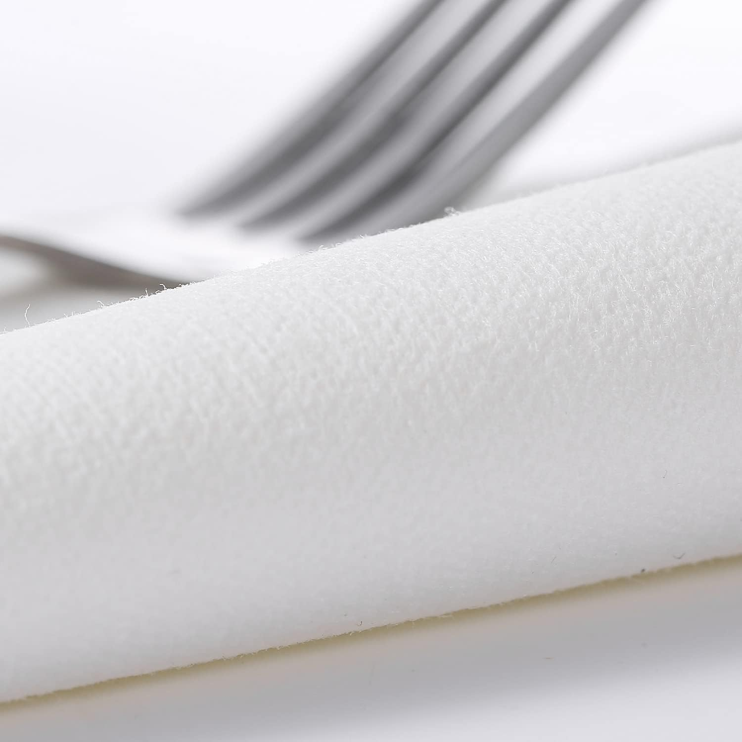 LEKOCH 50-Pack Premium Airlaid Napkins & Guest Towels - 40X40 Cm Large Linen-Feel Disposable Paper | Ultra Soft, Absorbent & Cloth-Like | for Dinner - White - 100 Pcs image number 2