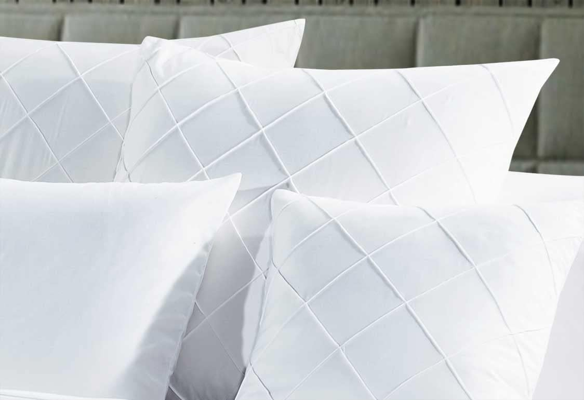 King White Diamond Cross Quilt Cover Set, Lamere White Doona Cover Set, 3Pc Rich Pintuck Duvet Cover Set (King Size) image number 2