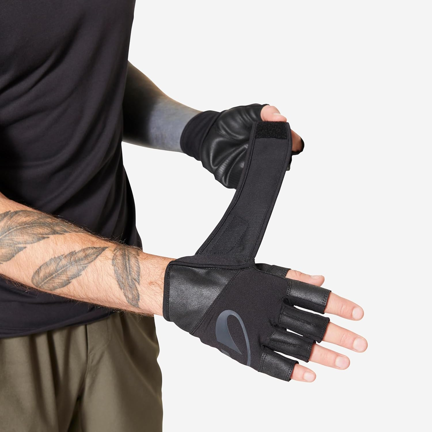 Decathlon Weight Training Gloves Wrist Support and Grip - Black image number 2