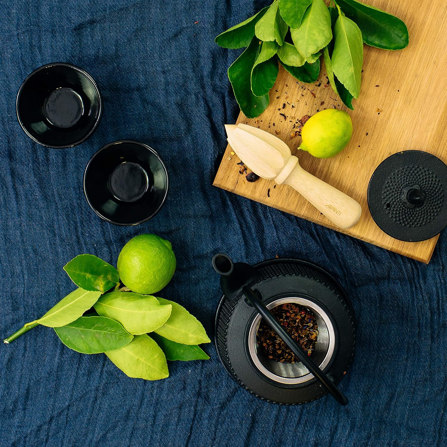 Avanti Citrus Rubberwood Reamer , Brown