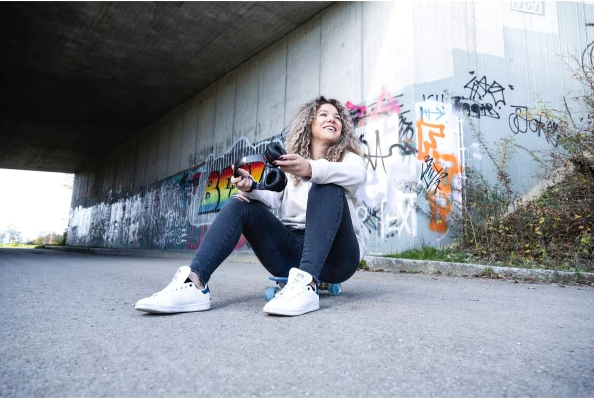 Hama Bluetooth&reg; Passion Turn Over-Ear Speaker EQ Foldable Headphones - Black image number 2